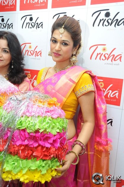 Shraddha-Das-at-Trisha-Boutique-Dusshera-Collections-Launch